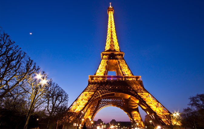 02.13_web_EiffelTower_Paris_France-673x427