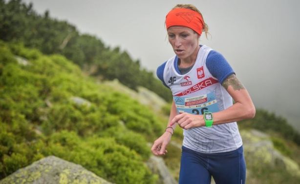 Dominika Stelmach La Verticale de la Tour Eiffel